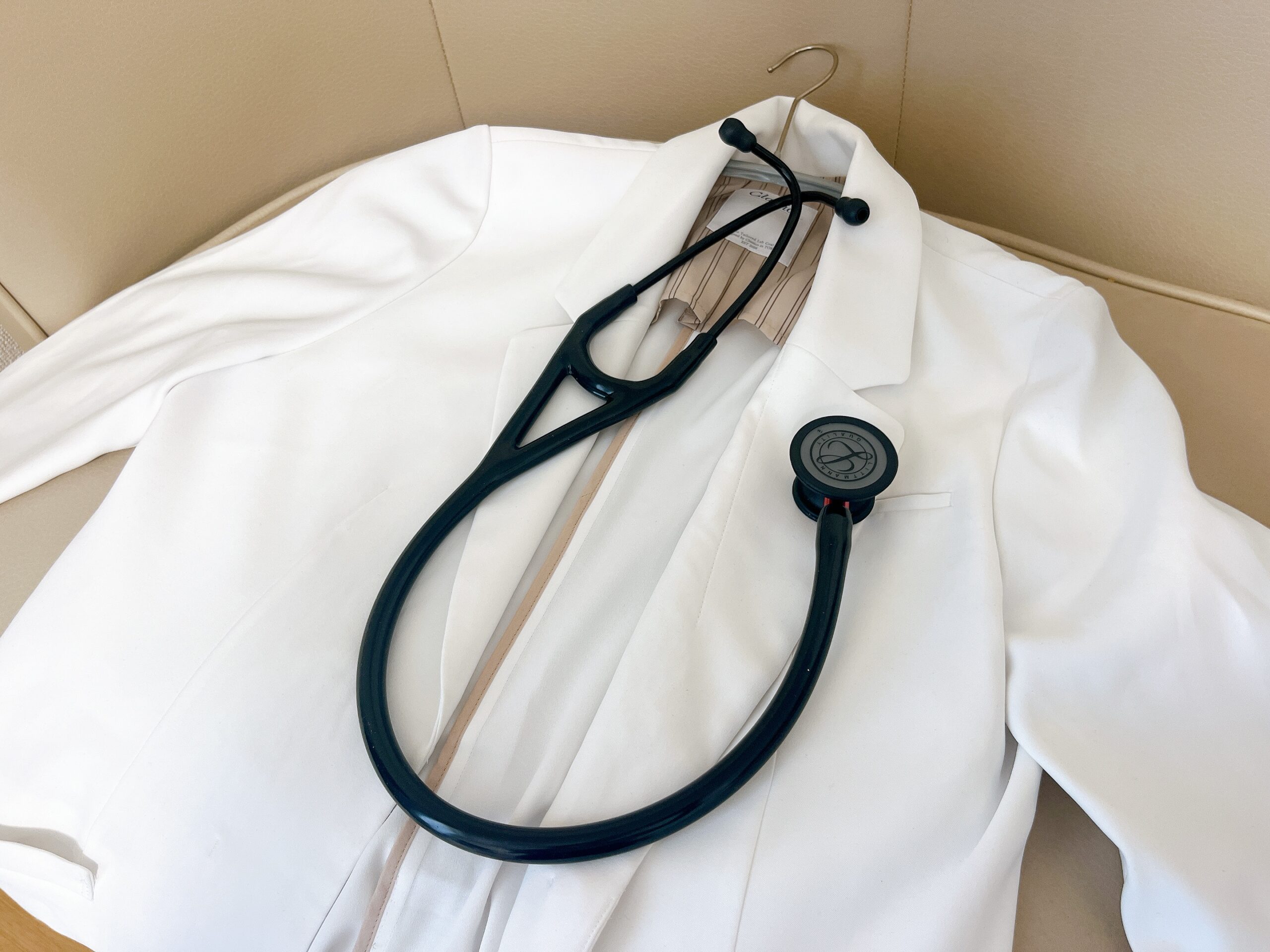 卒業生インタビュー】がんが完治した祖父の笑顔が脳裏に。 患者さんに