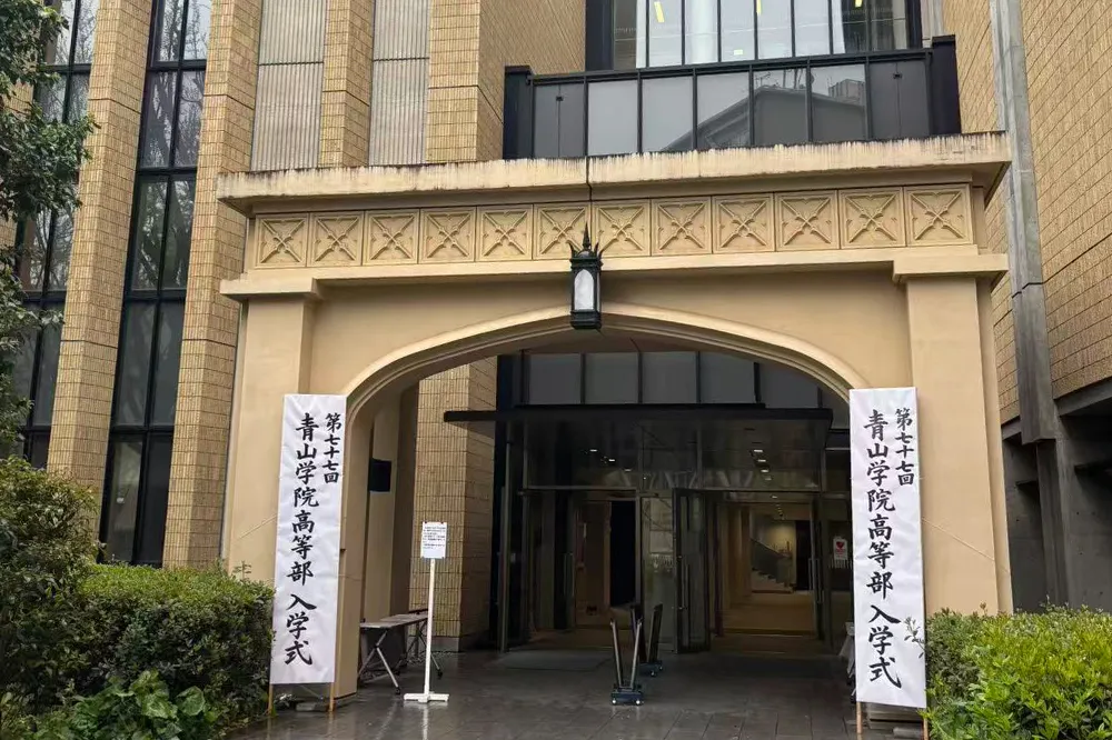 入学式の会場となったPS講堂。礼拝形式で厳粛に執り行われました