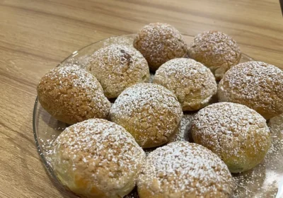 週末には友達を招いてお菓子を作ることも。「写真はシュークリームを作った時のもので、抹茶クリームはとても喜ばれました」
