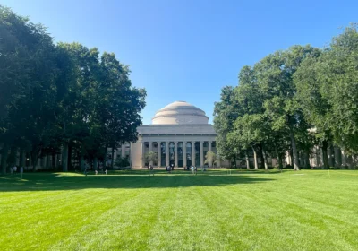 ローマのパンテオンを模した美しく巨大なGreat Dome。MITのシンボルといえば、これ